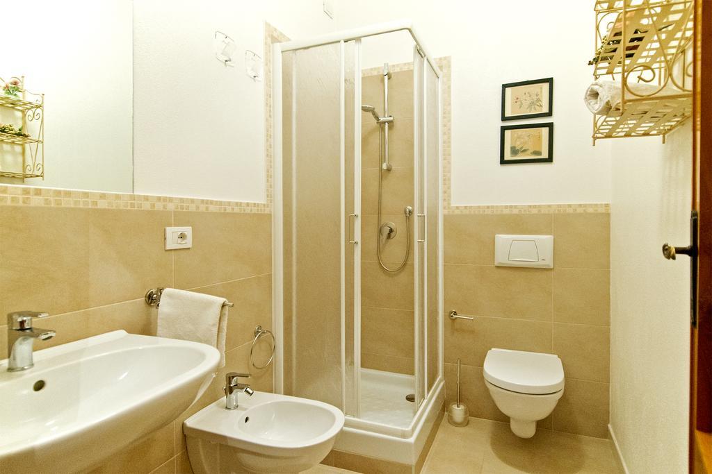 Mimi Rooms Κάλιαρι Δωμάτιο φωτογραφία